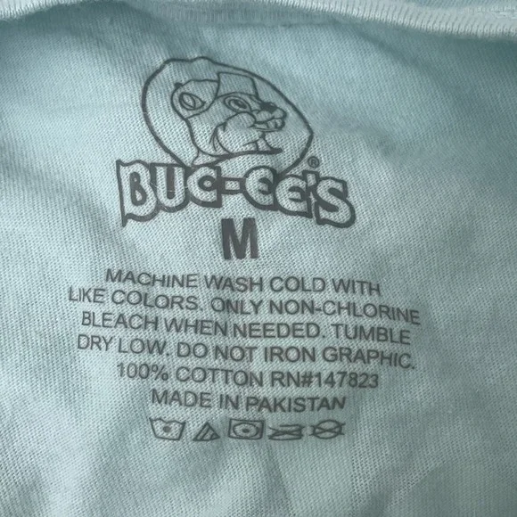 Buc-ee's T-Shirt Medium Light Blue Excellent Easter 2024 Graphic Short Sleeve - Picture 5 of 5